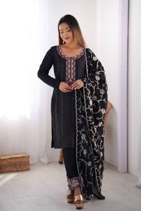 Chinon Silk Kurta Set with Dupatta Embroidered