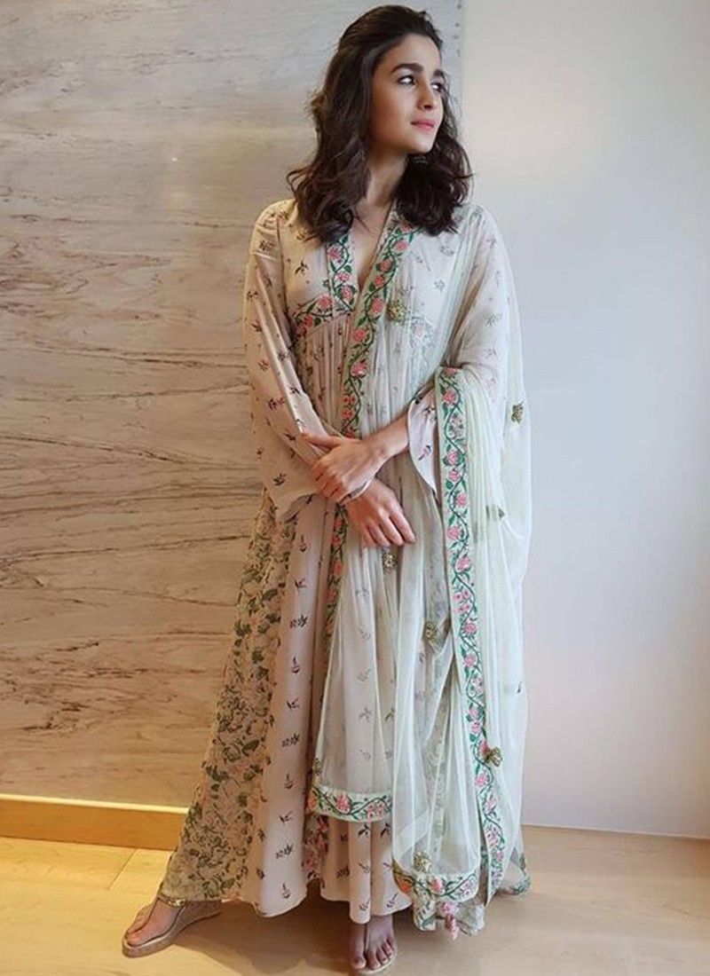 Alia bhatt flimfare awards outfit #cindrella dress | Alia bhatt, Indian  wedding outfits, Asian wedding dress pakistani