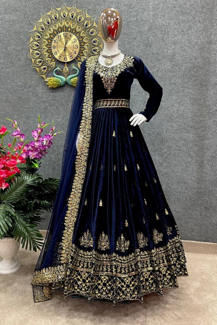 Dark blue velvet gown sales