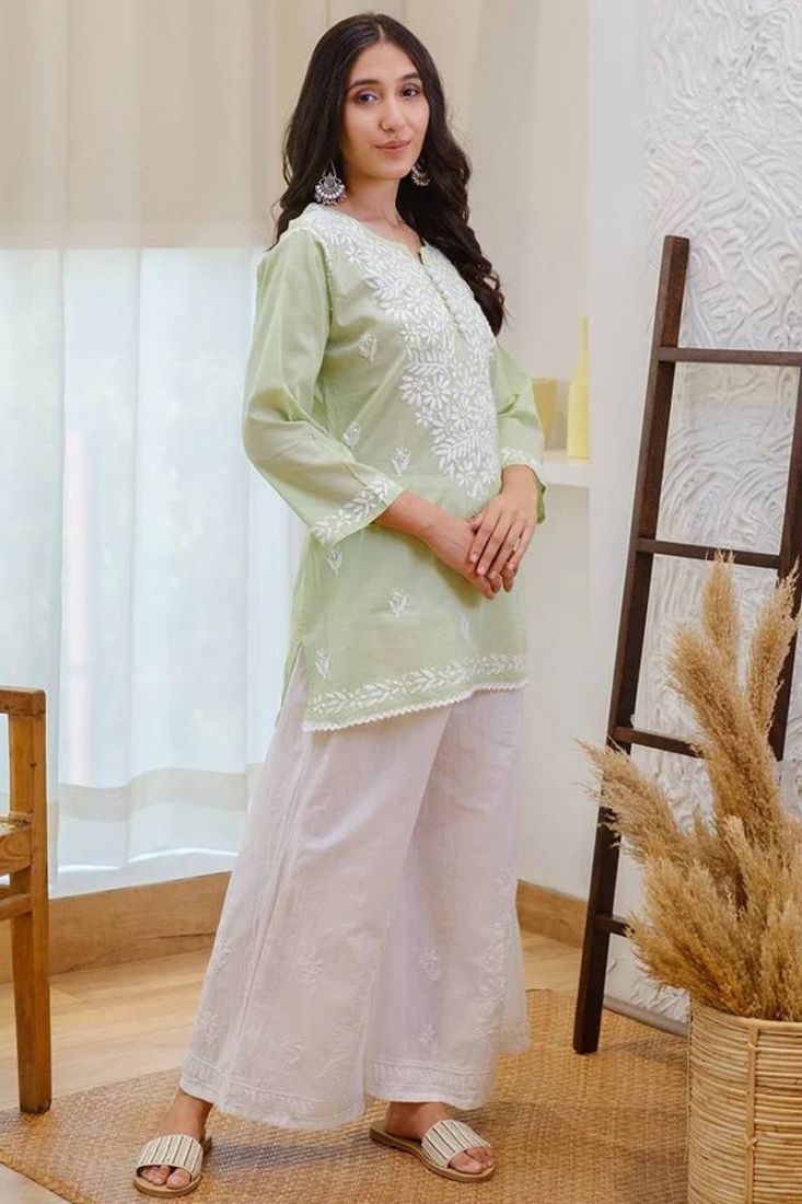 Buy Jaipur Kurti Women Green & Yellow Solid Straight Chanderi Kurta with  Palazzo Dupatta - at Best Price Best Indian Collection Saree - Gia Designer