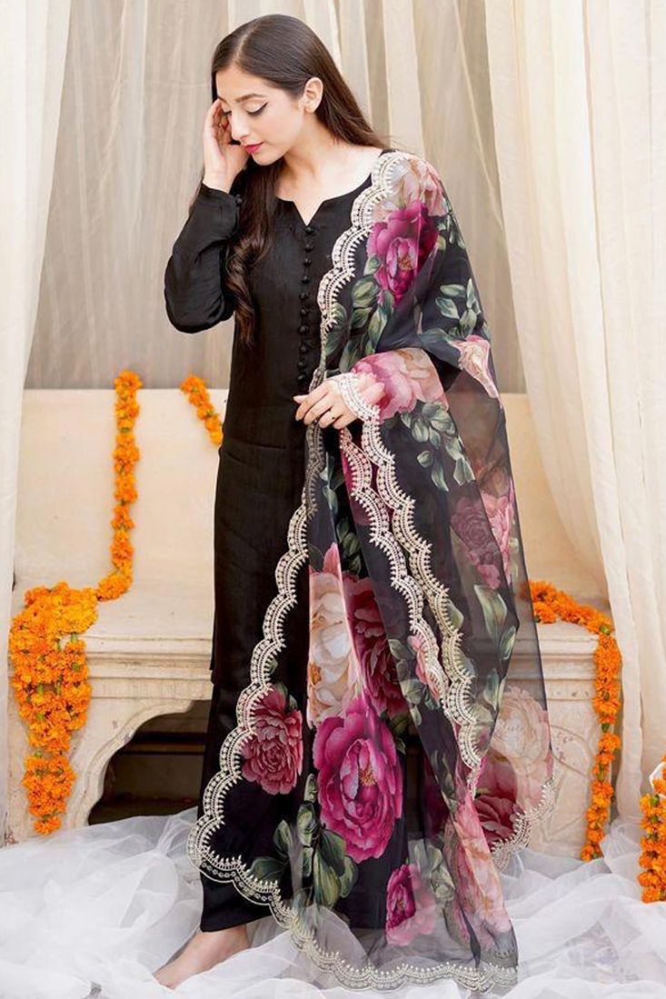 The simplest ways to make the best of Black Salwar Kameez design | Black  salwar kameez, Salwar kameez designs, Fashion