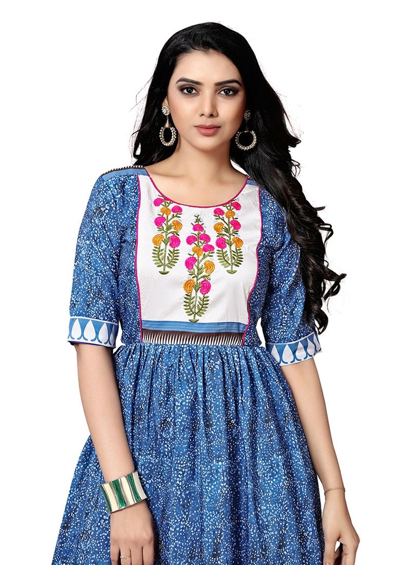Sara Ali Khan Wear Dangri Style Gown