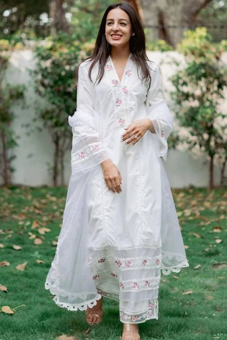 Buy Granth Ethnics Womens C Cut Salwar Suit Set Kurta & Pants in Digital  Muslin & Duppata in Pure Chiffon at Amazon.in