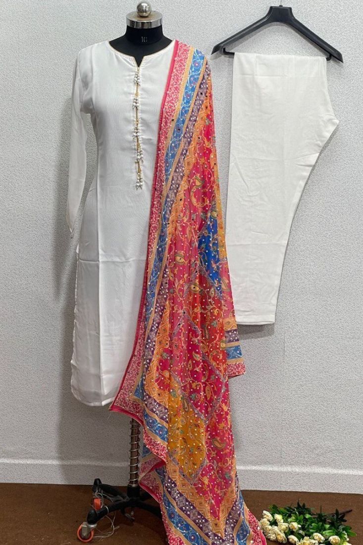 Ready to wear block printed long gown with bandhani dupatta – YouNari