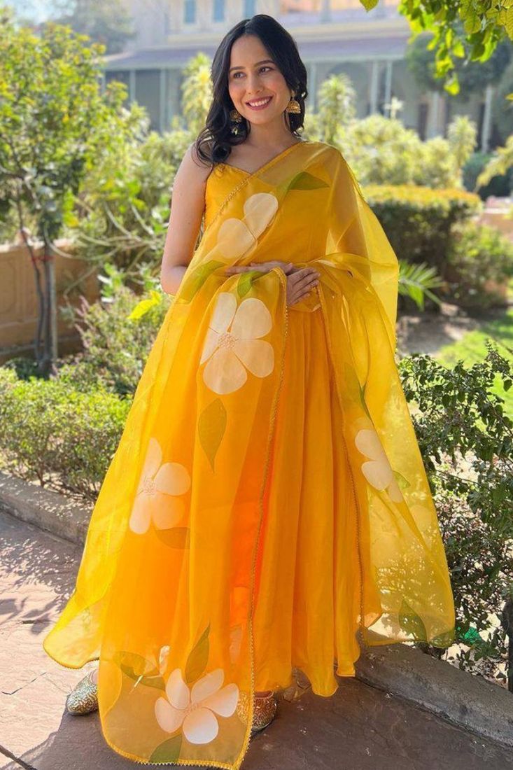 Mustard Yellow Color Soft Georgette Anarkali Gown With Floral Printed –  TANHAI-hkpdtq2012.edu.vn