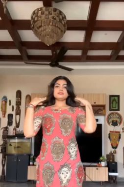 Handprinted Short Cotton Kurti with Kathak-Inspired Motifs